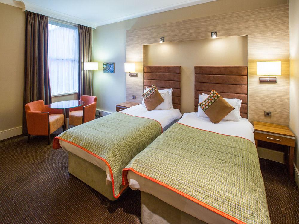 Delta Hotels by Marriott Cheltenham Chase Eksteriør bilde