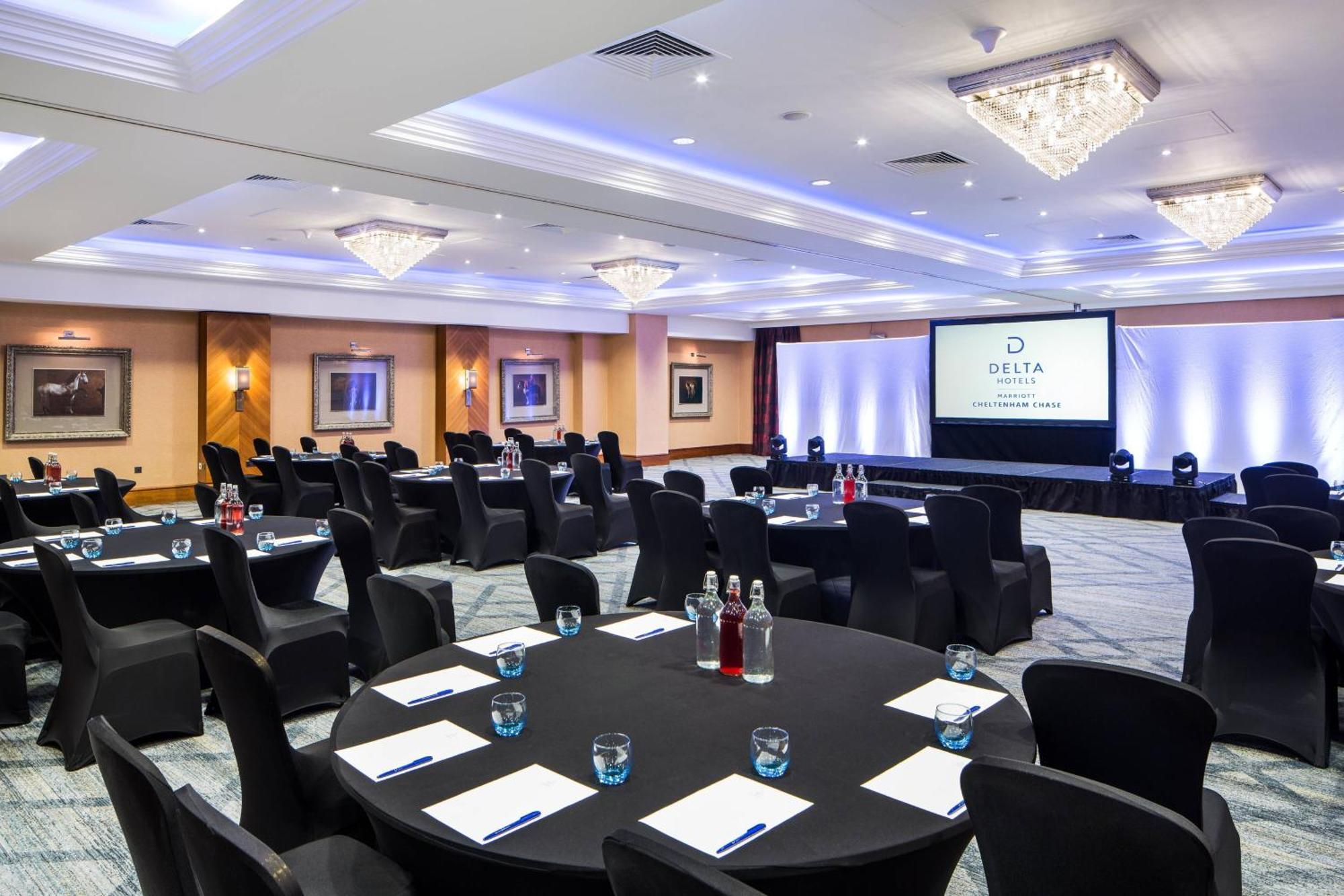 Delta Hotels by Marriott Cheltenham Chase Eksteriør bilde