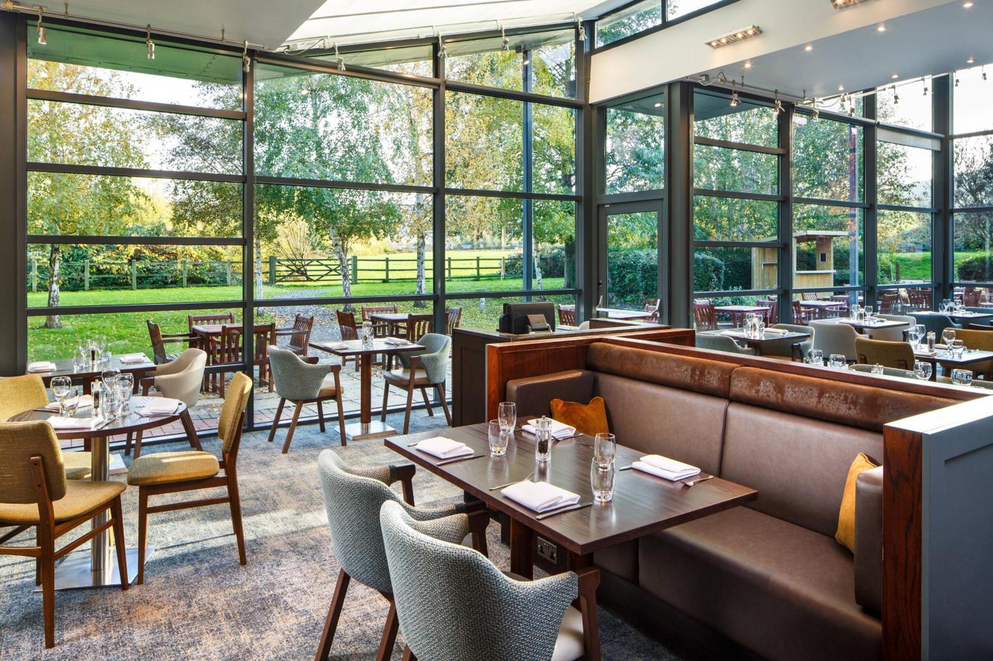 Delta Hotels by Marriott Cheltenham Chase Eksteriør bilde