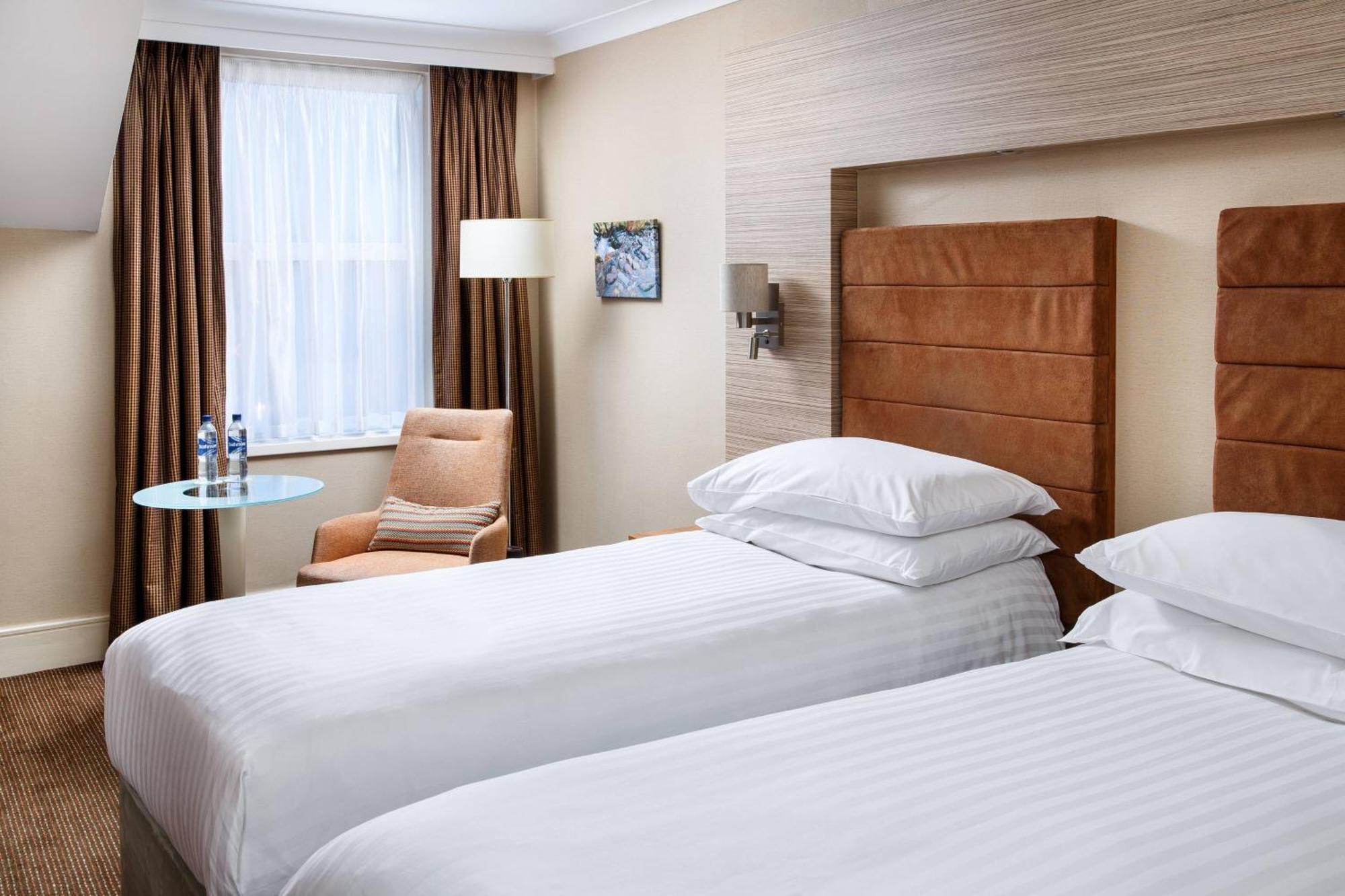 Delta Hotels by Marriott Cheltenham Chase Eksteriør bilde