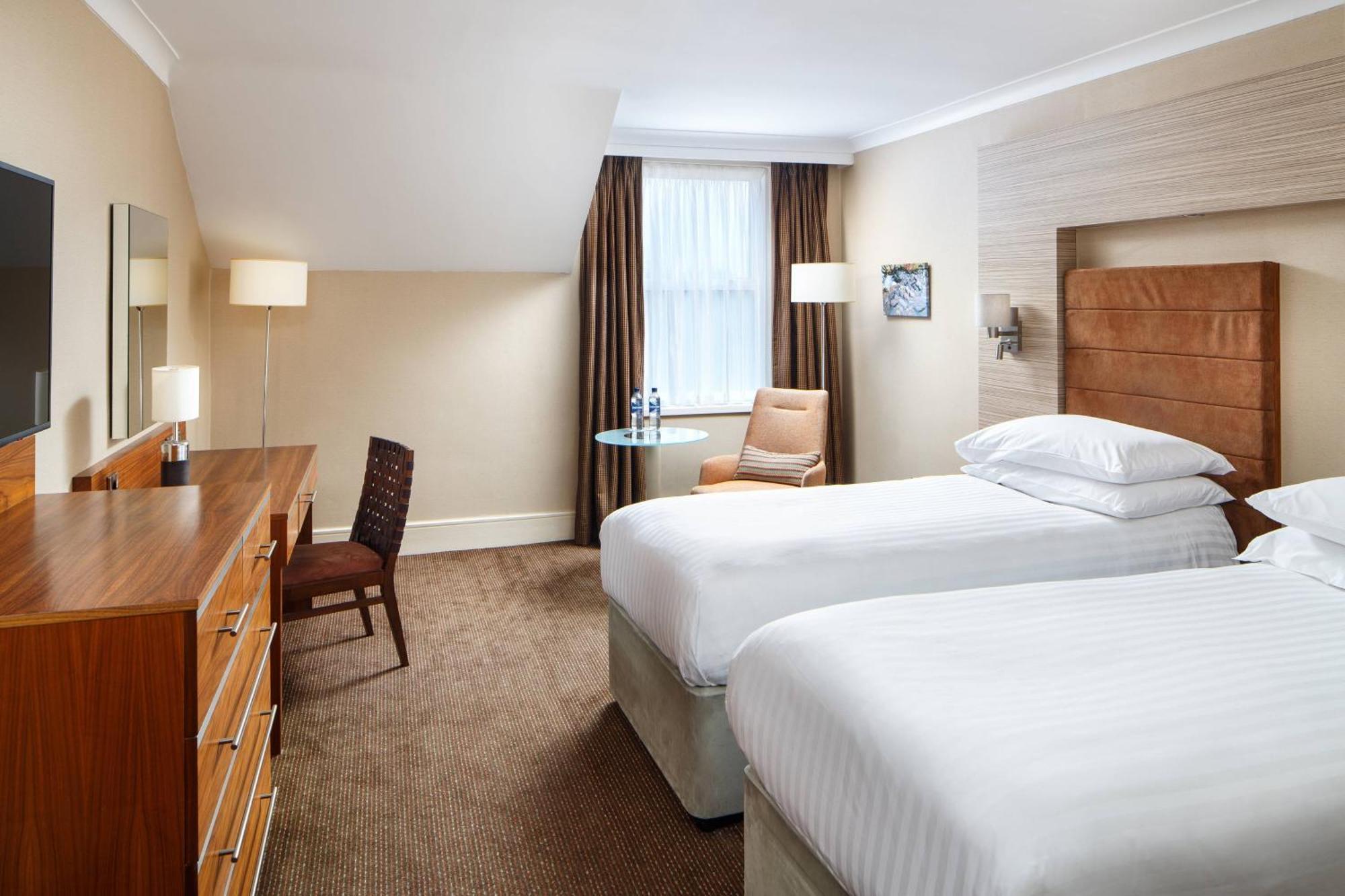 Delta Hotels by Marriott Cheltenham Chase Eksteriør bilde