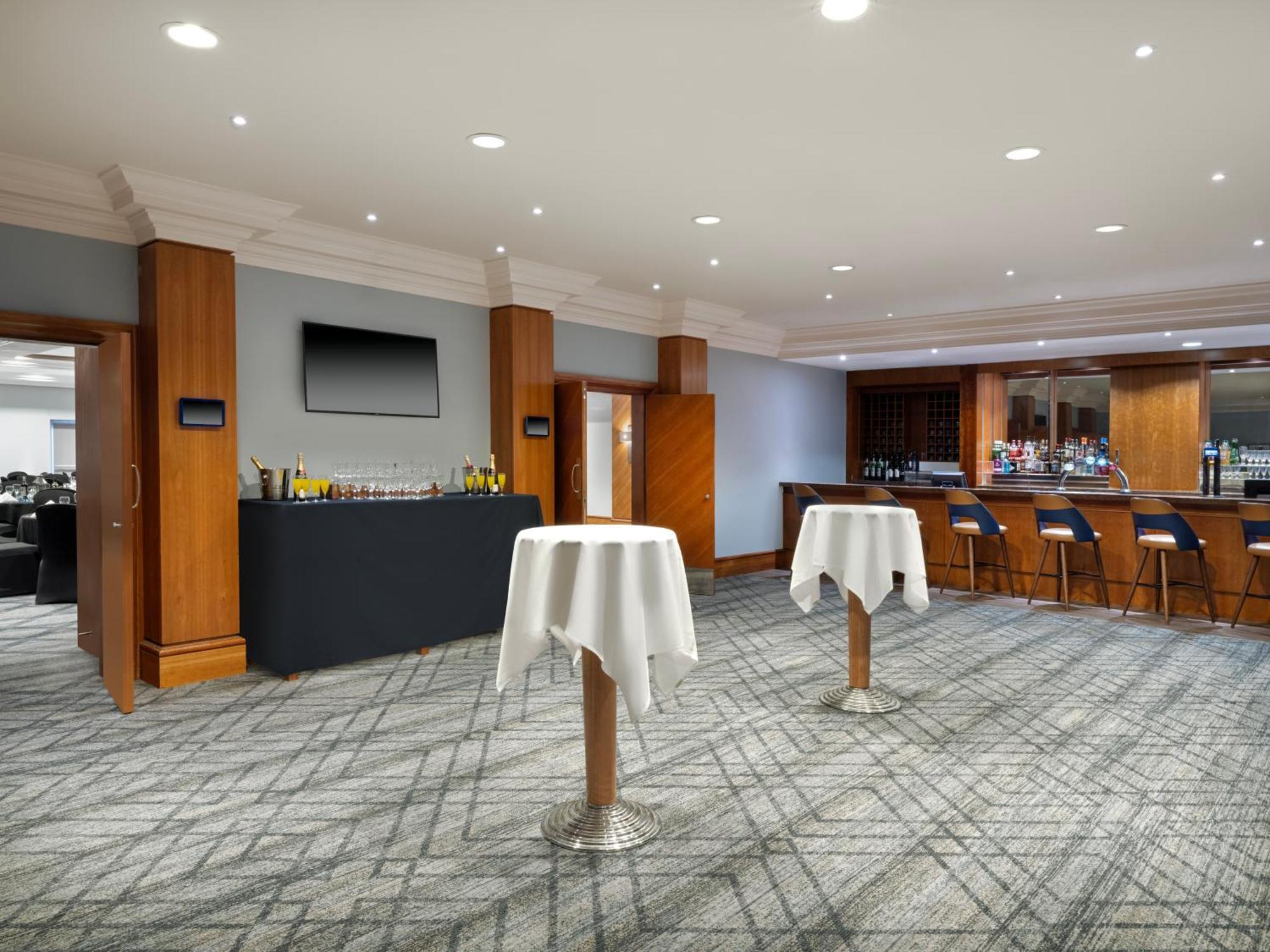 Delta Hotels by Marriott Cheltenham Chase Eksteriør bilde